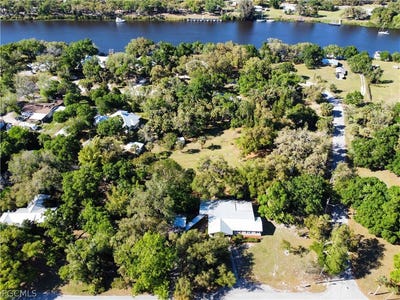 /international/us/200-riverview-drive-labelle-fl-110105841891/