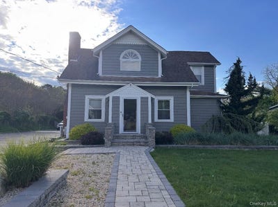 /international/us/328-s-country-road-brookhaven-ny-110109034076/