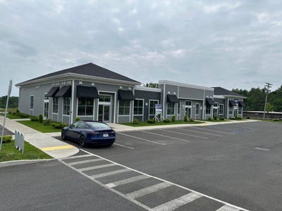/international/us/400-maple-road-slingerlands-ny-110100985713/