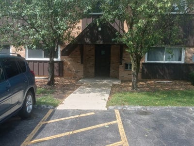 /international/us/2220-arbor-circle-downers-grove-il-110110238943/