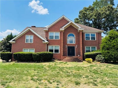/international/us/748-greenwing-drive-chesapeake-va-110109138120/