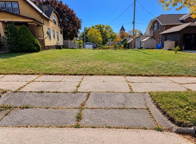 /international/us/1217-n-15th-st-sheboygan-wi-110120583639/