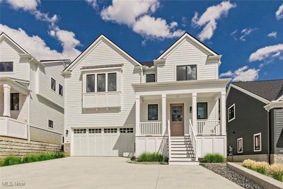 /international/us/219-s-main-street-chagrin-falls-oh-110102155694/
