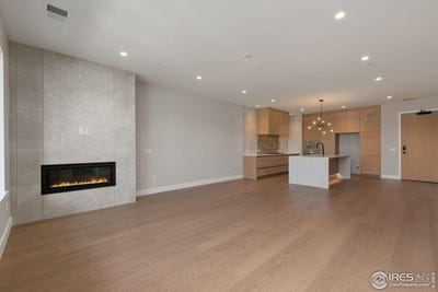 /international/us/205-e-6th-st-loveland-co-110097882904/