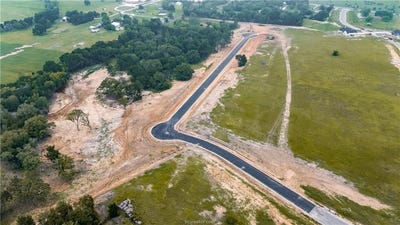 /international/us/142-pueblo-drive-caldwell-tx-110119669052/