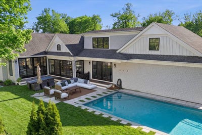 /international/us/4-post-lane-quogue-ny-110107057019/