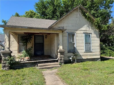 /international/us/2225-crawford-avenue-parsons-ks-110099923797/