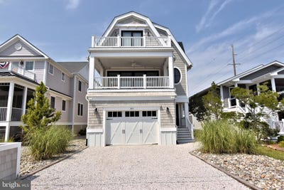 /international/us/203-3rd-street-bethany-beach-de-110101363775/