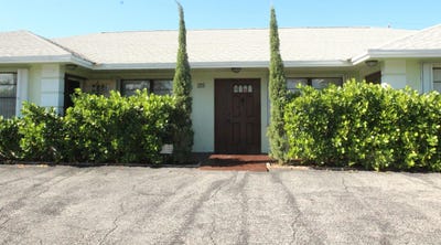 /international/us/125-castlewood-drive-north-palm-beach-fl-110101020195/