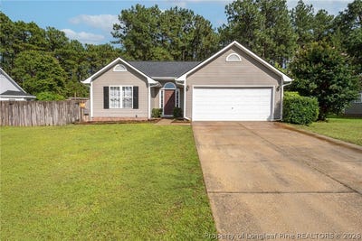 /international/us/111-longleaf-pines-drive-raeford-nc-110109119495/