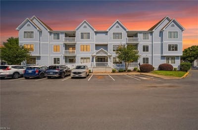 /international/us/4-harbor-watch-drive-chesapeake-va-110109139968/