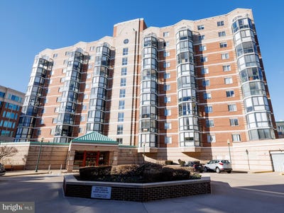 /international/us/24-courthouse-square-rockville-md-110097592822/