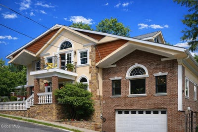 /international/us/108-division-street-sharon-springs-ny-110108742758/