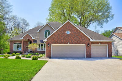 /international/us/9150-aurora-avenue-urbandale-ia-110108387741/