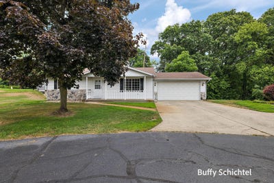 /international/us/211-york-view-place-nw-comstock-park-mi-110101231479/