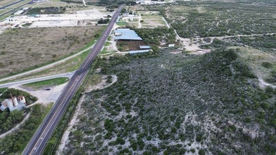 /international/us/925-n-us-hwy-83-junction-tx-110107717183/