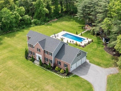 /international/us/324-old-harvard-rd-boxborough-ma-110108391922/
