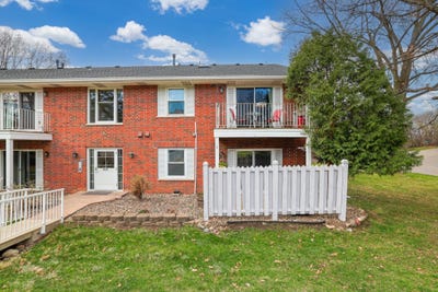 /international/us/6333-alderwood-circle-woodbury-mn-110107341388/