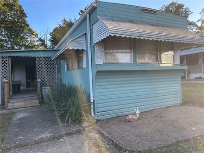 /international/us/1661-old-country-road-riverhead-ny-110095048830/