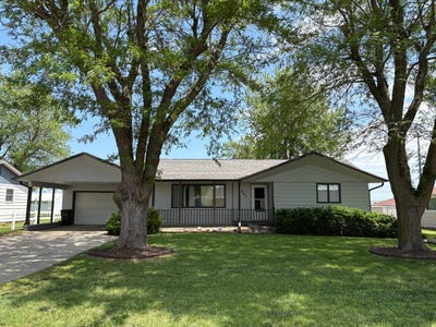 /international/us/607-n-belleville-ks-110100892346/