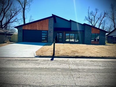 /international/us/2708-w-gum-street-rogers-ar-110106362692/