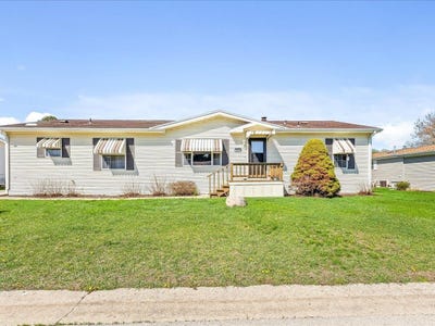 /international/us/8686-dutch-elm-court-roscoe-il-110107462980/