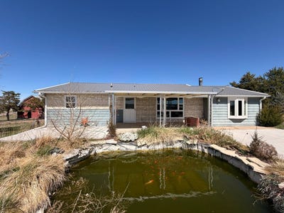 /international/us/370-country-club-road-chadron-ne-110104419530/