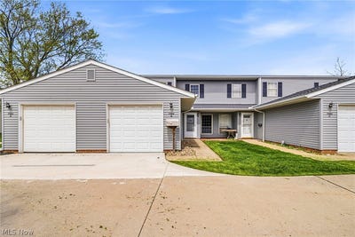 /international/us/7982-colonial-drive-mentor-oh-110107465022/