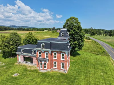 /international/us/249-point-road-willsboro-ny-110094024666/