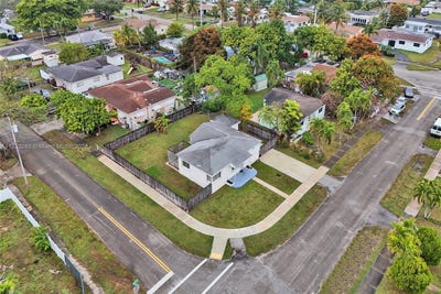 /international/us/17400-ne-11th-ct-miami-fl-110097012098/?lang=zh-cn