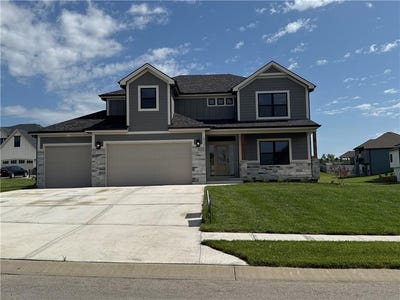 /international/us/18220-nw-iris-court-platte-city-mo-110093421697/