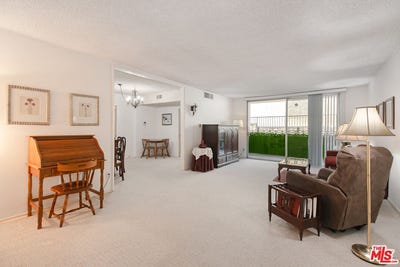 /international/us/15248-dickens-st-sherman-oaks-ca-110106569206/