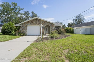 /international/us/9015-pemberton-street-spring-hill-fl-110101041886/?lang=zh-tw