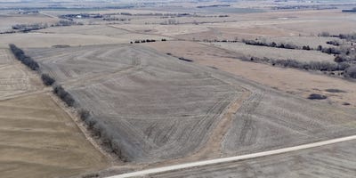 /international/us/2700-flag-rd-abilene-ks-110105765398/