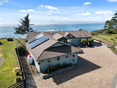 /international/us/1243-collis-ln-brookings-or-110120138502/
