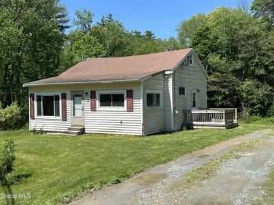 /international/us/32-thompson-lane-brainard-ny-110108413043/