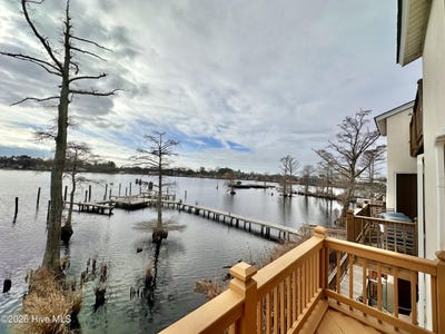 /international/us/7-gardner-point-drive-elizabeth-city-nc-110104947845/