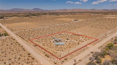 /international/us/35330-foothill-rd-lucerne-valley-ca-110108933933/