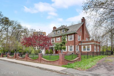 /international/us/40-carpenter-street-belleville-nj-110097889241/