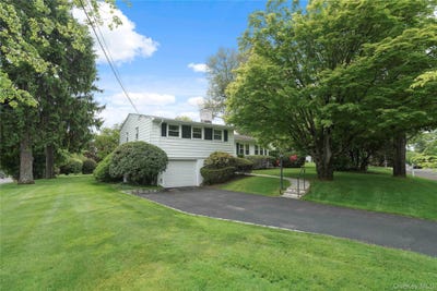 /international/us/11-maplemoor-lane-white-plains-ny-110108346832/