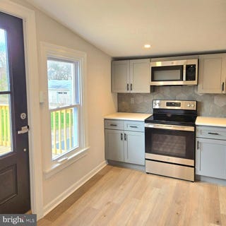/international/us/119-chestnut-street-spring-city-pa-110108424201/