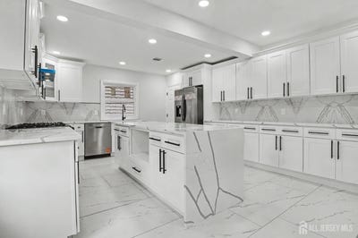 /international/us/1433-dogwood-drive-piscataway-nj-110109499425/
