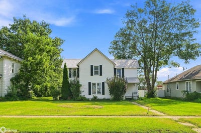 /international/us/303-center-street-middletown-ia-110109927929/
