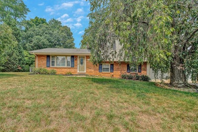 /international/us/383-knollwood-dr-troutville-va-110109434716/