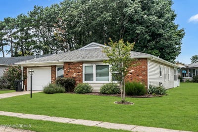 /international/us/201-lions-head-boulevard-s-brick-nj-110109978257/