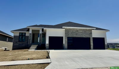 /international/us/5807-n-197th-street-elkhorn-ne-110101221574/?lang=en