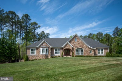 /international/us/11515-fawn-lake-parkway-spotsylvania-va-110107378066/