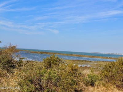 /international/us/118-120-pintail-lane-lot-56-57-harkers-island-nc-110106788016/