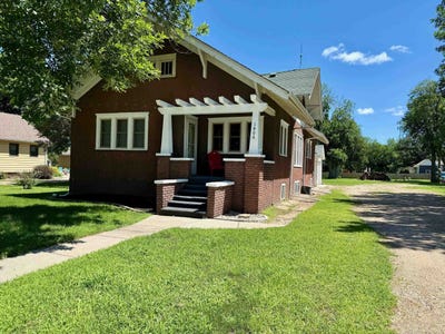 /international/us/1406-okoboji-avenue-milford-ia-110100979581/