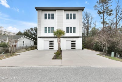 /international/us/1407-searay-lane-carolina-beach-nc-110106037301/